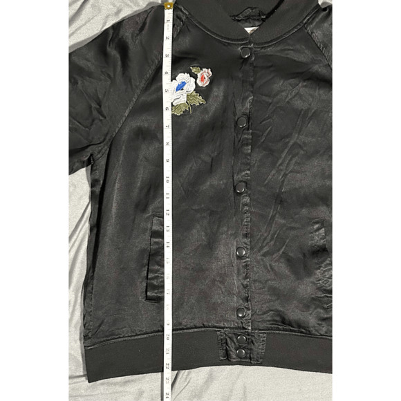 LEVI'S Strauss Black Satin Floral Embroidered Bomber Jacket Sz M - Picture 9 of 10